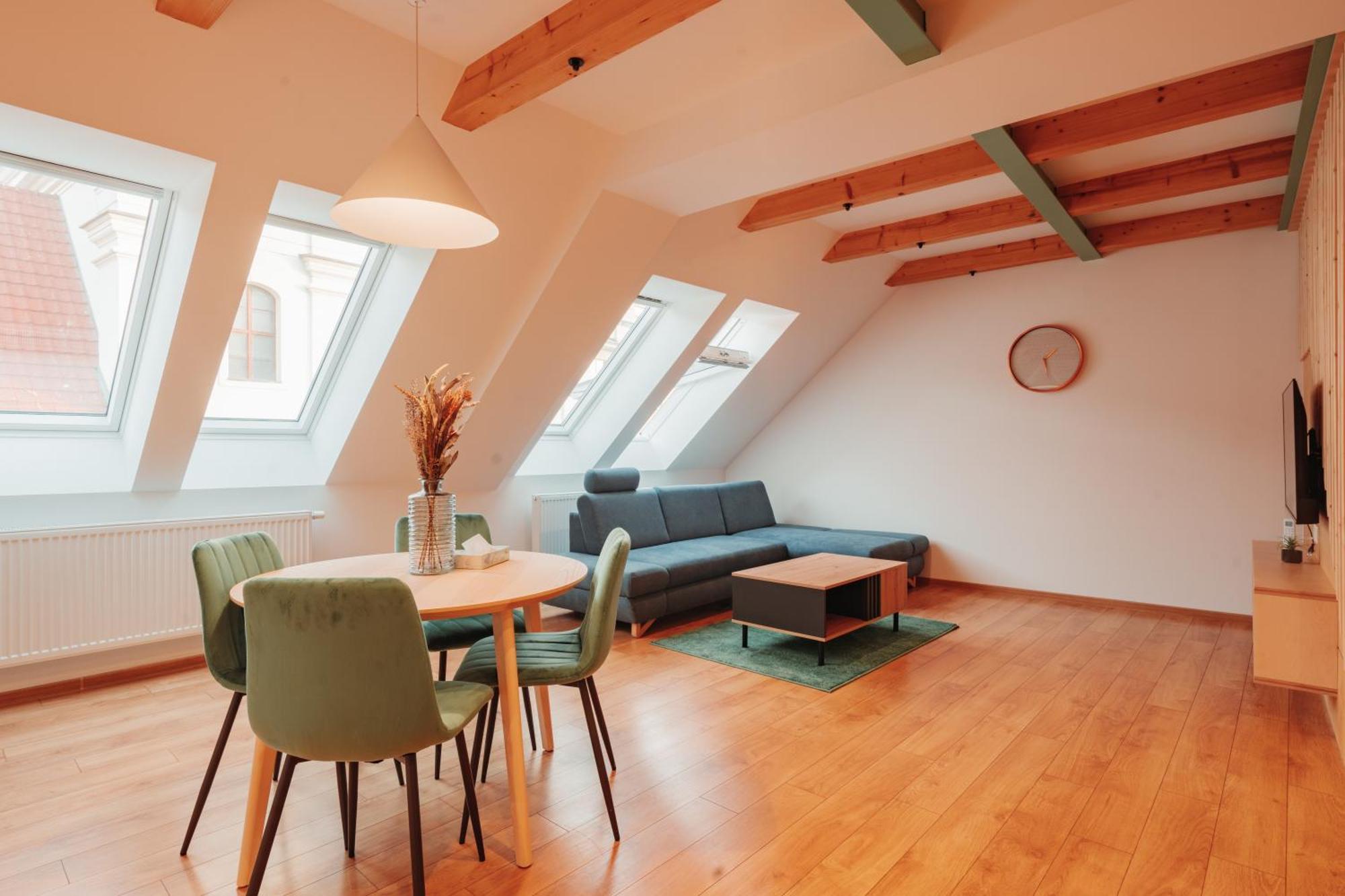 Hviezdoslavova Apartments, Trnava Centre, Parking Available 외부 사진