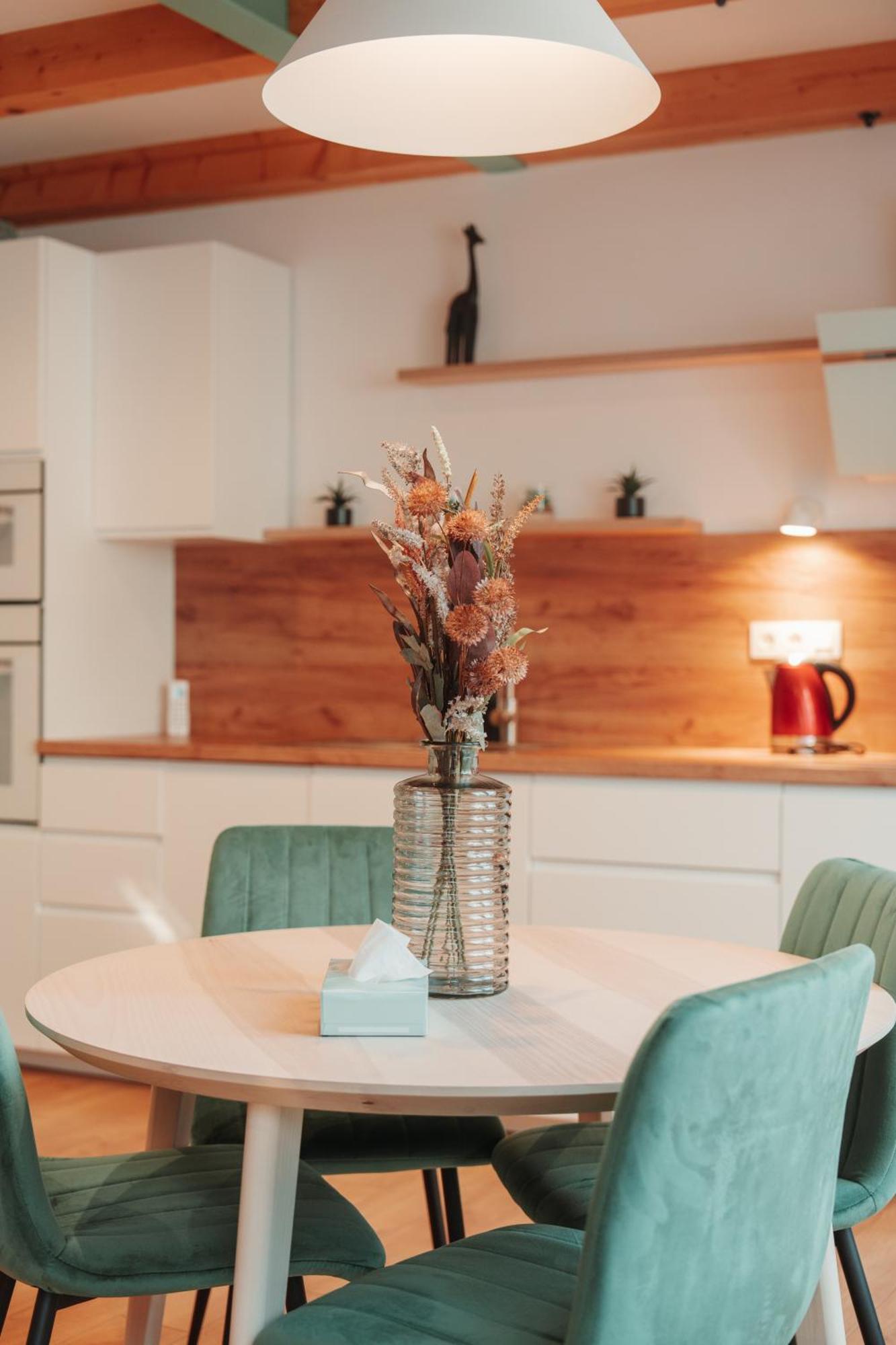Hviezdoslavova Apartments, Trnava Centre, Parking Available 외부 사진