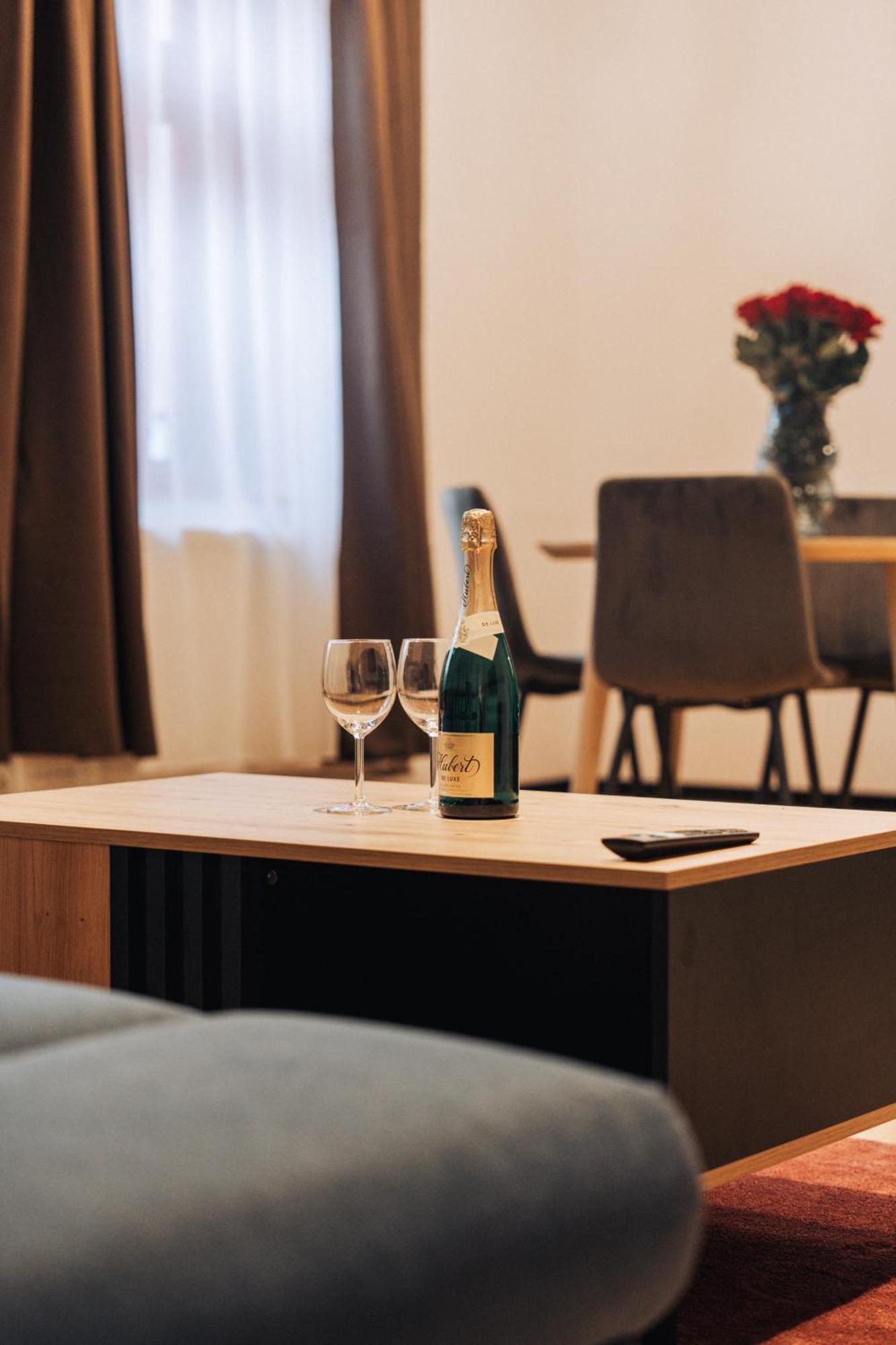 Hviezdoslavova Apartments, Trnava Centre, Parking Available 외부 사진